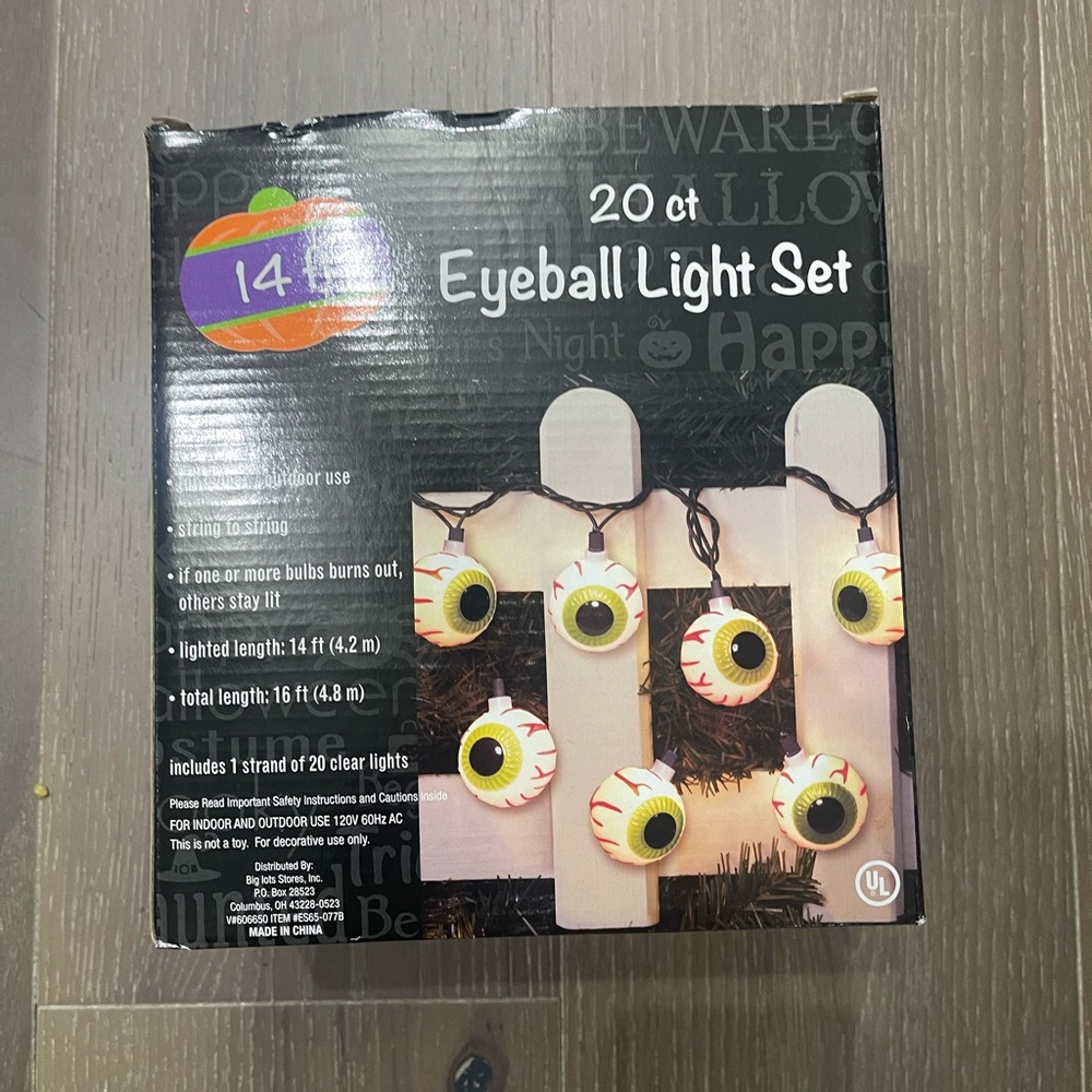 Big lots 20 count Eyeball light set. NWT